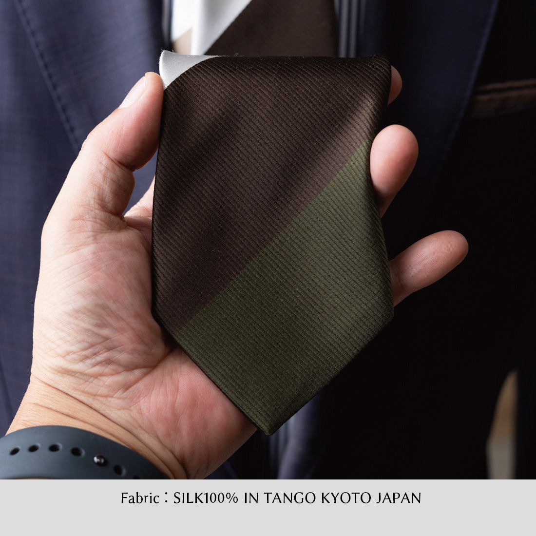 ブラウン×オリーブのワイドストライプシルクネクタイ KYOTO SILK（近接）